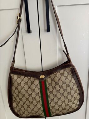 Gucci Classic GG Sherry Canvas Shoulder Bag in Brown/Beige with Green-Red Stripe